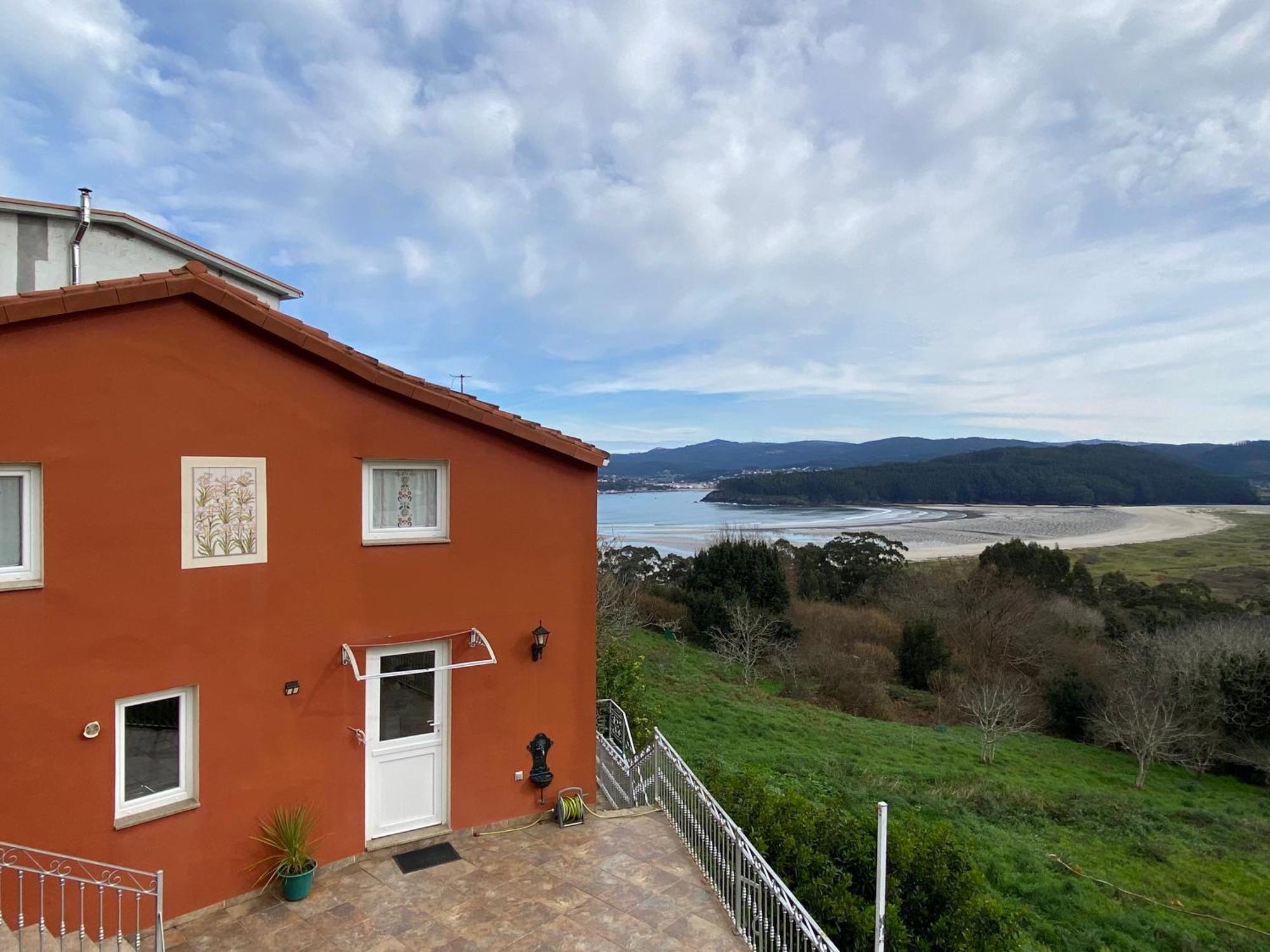 הוילה ואלדוויניו Casa Acogedora Con Vistas Al Mar מראה חיצוני תמונה